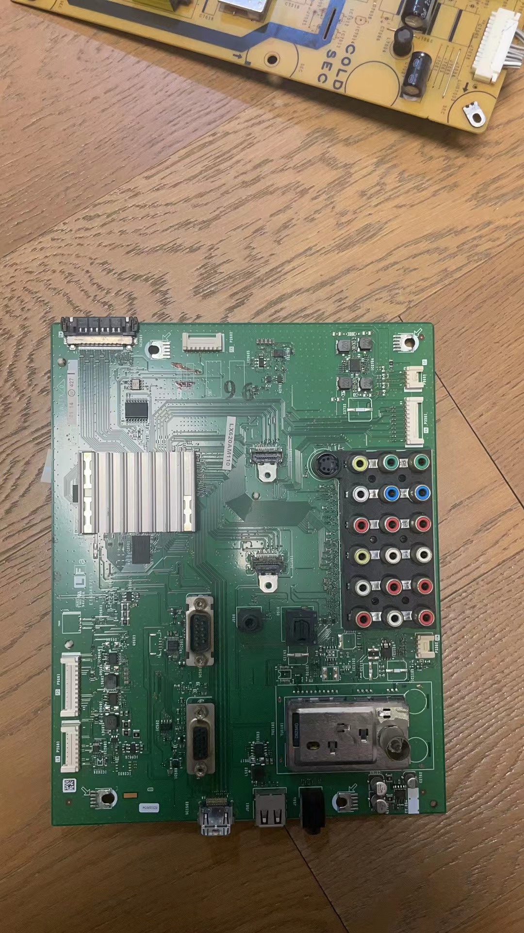 夏普 LCD-40/46/52LX620A 原装主板QPWBXF589WJTX KF589 现货测好