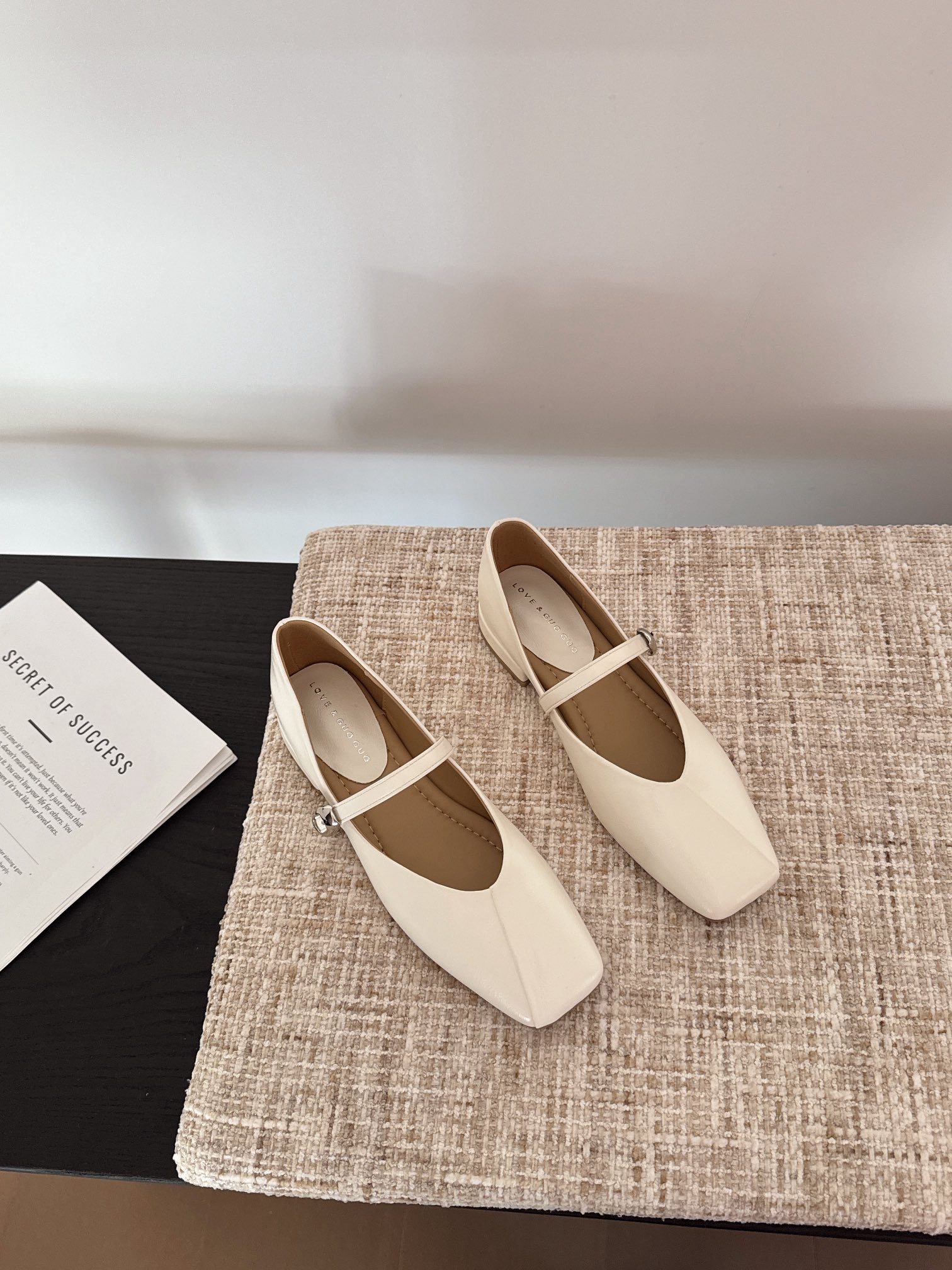 2026新款法式平底单鞋子女春夏百搭设计感女鞋温柔风晚晚鞋复古风,女鞋,浅口单鞋,淘宝优惠券,粉丝福利购,淘宝优惠卷