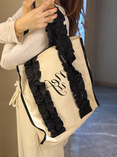 日单春季甜美帆布花边木耳边单肩包 肩带特色褶皱效果