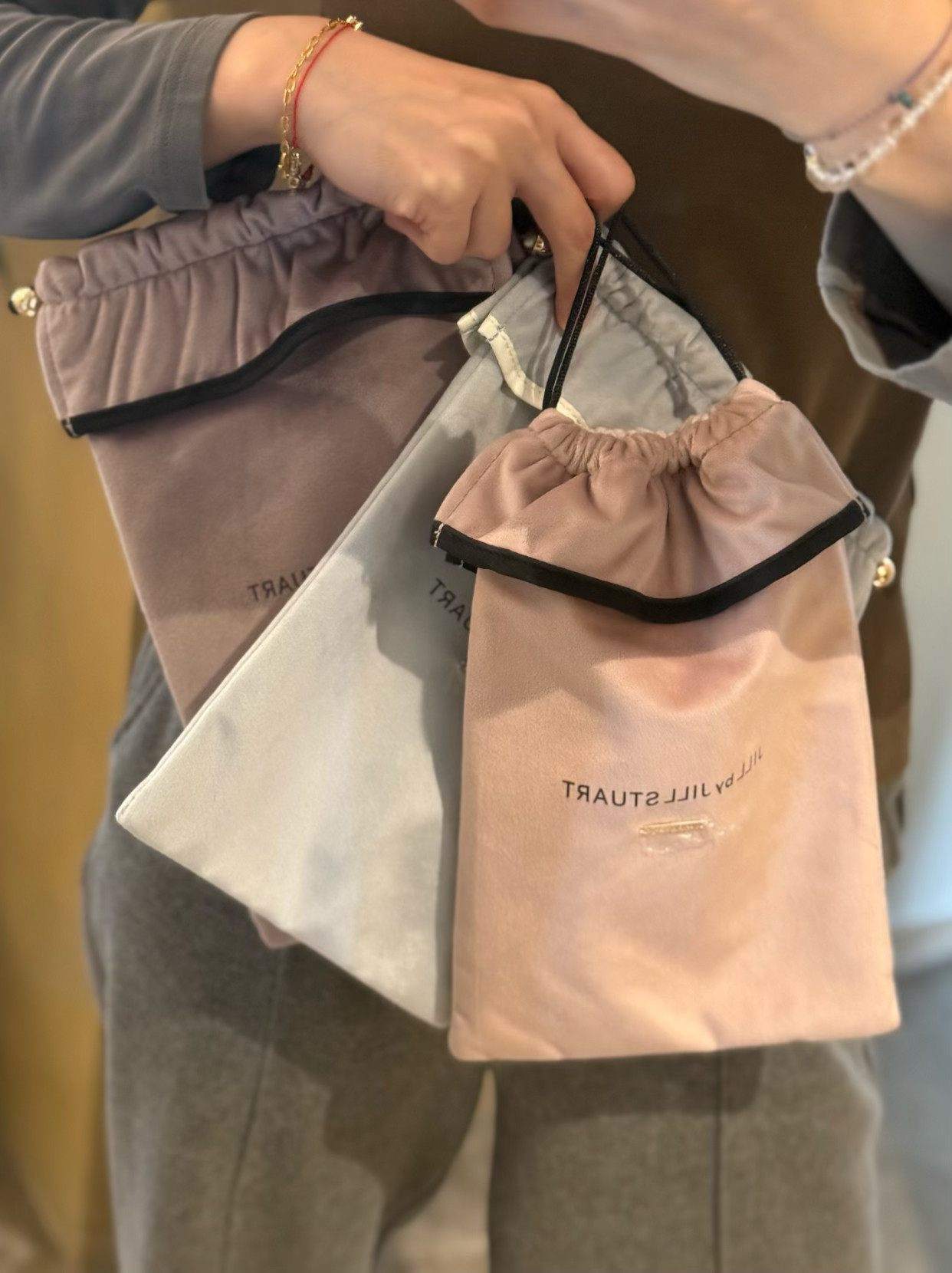 日单绒面高端伴手礼抽绳收纳包 可放入ipad mini