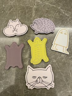 出日本环保材质鼠标垫 背部防滑面有拼接线 正面会有些许印刷瑕疵