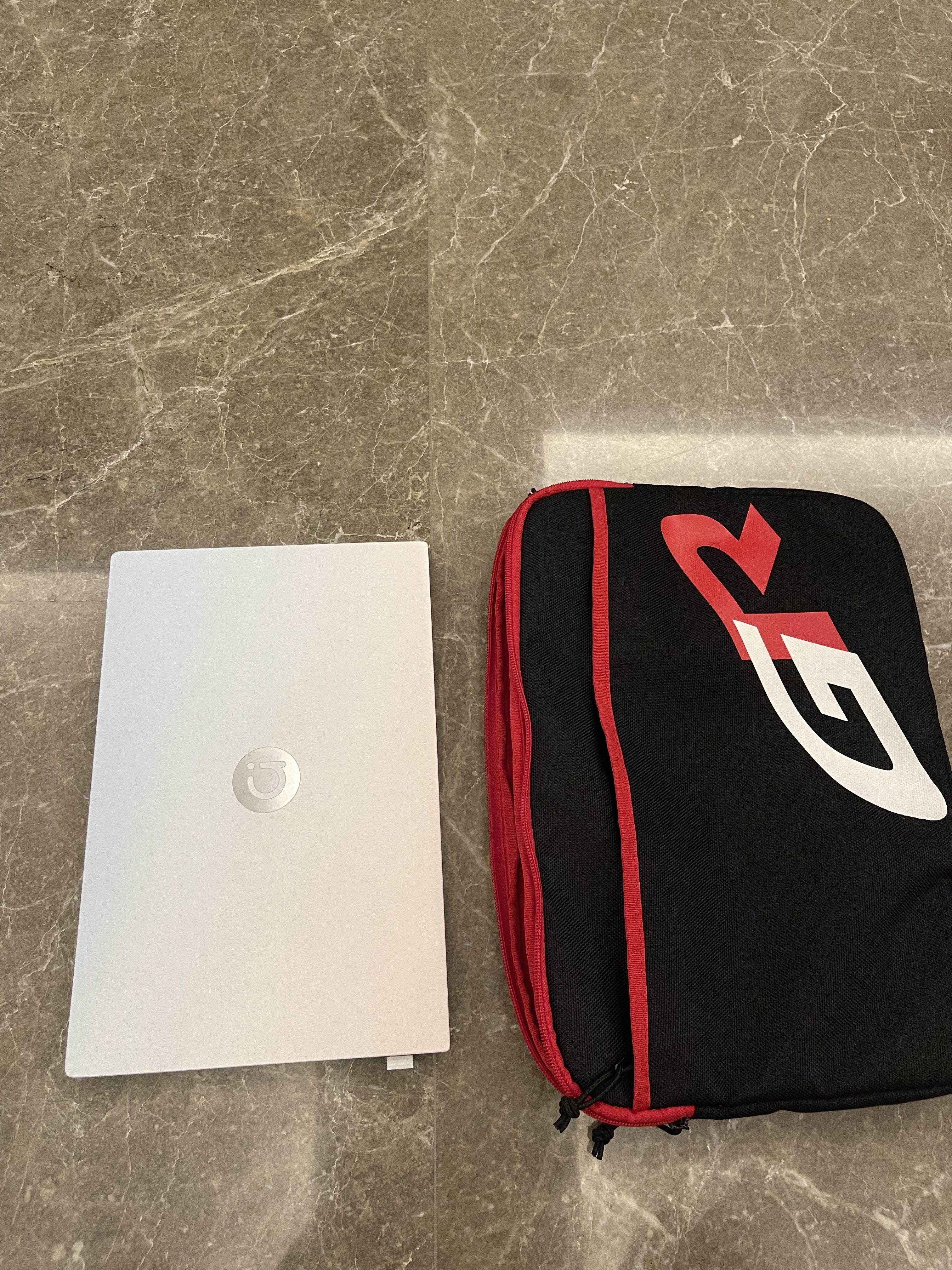 仅3只 日单牛津纺大收纳包 内里毛绒材质 可放入14寸笔记本 ipad