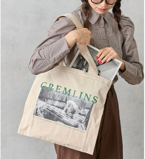 补货到几只无挂牌 小怪物限定四片式帆布包单肩包 做工复杂 37*38