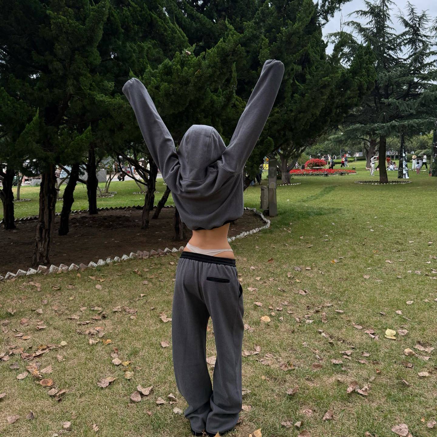 JAC FLEURANT 25秋冬新品灰色拼接绣花连帽卫衣拼接绣花卫裤套装