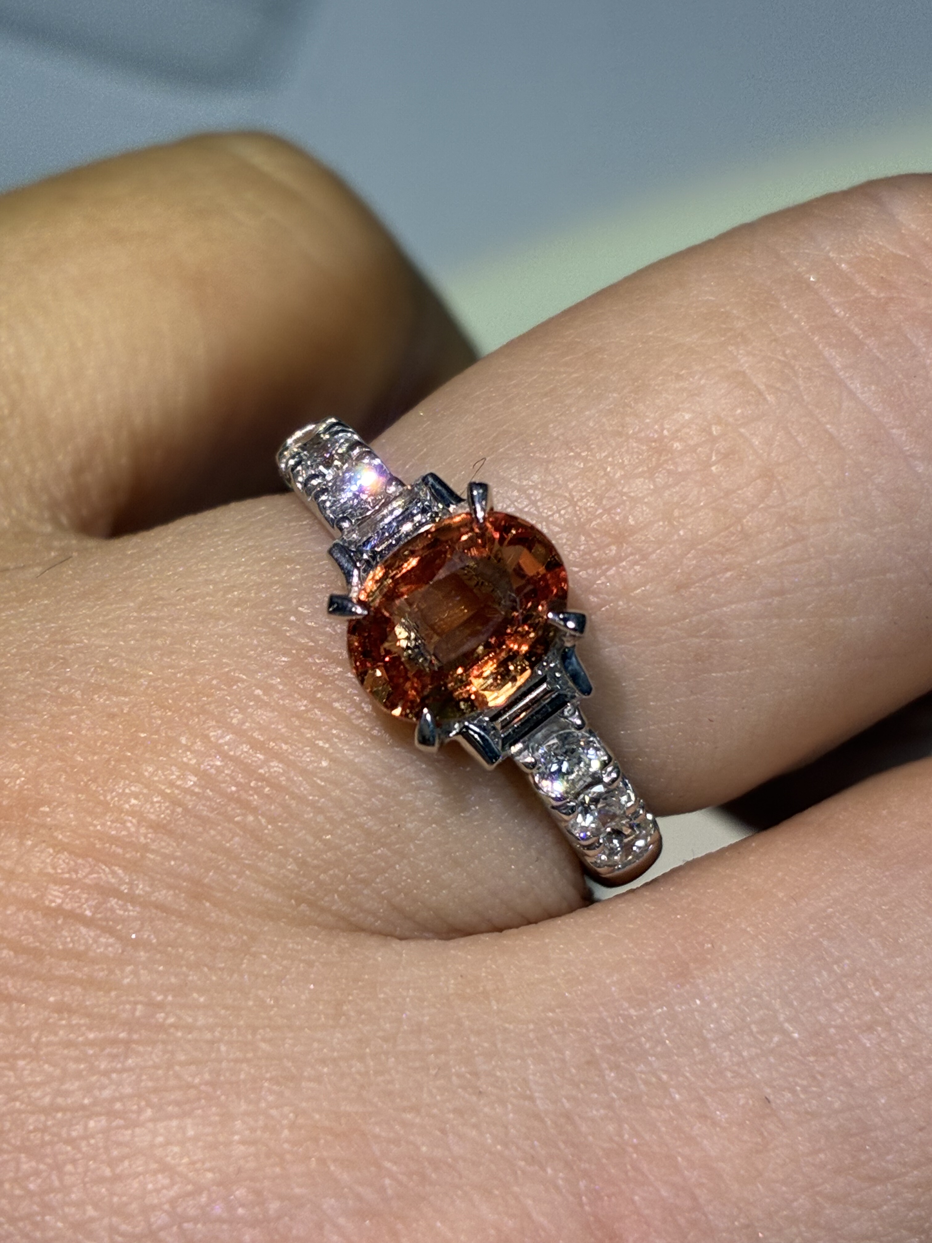 四位数亏本卖1.3克拉帕帕拉恰钻石戒指5.1克重Pt铂金51分钻石