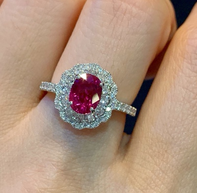 29600的 2克拉 鸽子血色泰国产地AIGS证书明亮玻璃体PT红宝石戒指