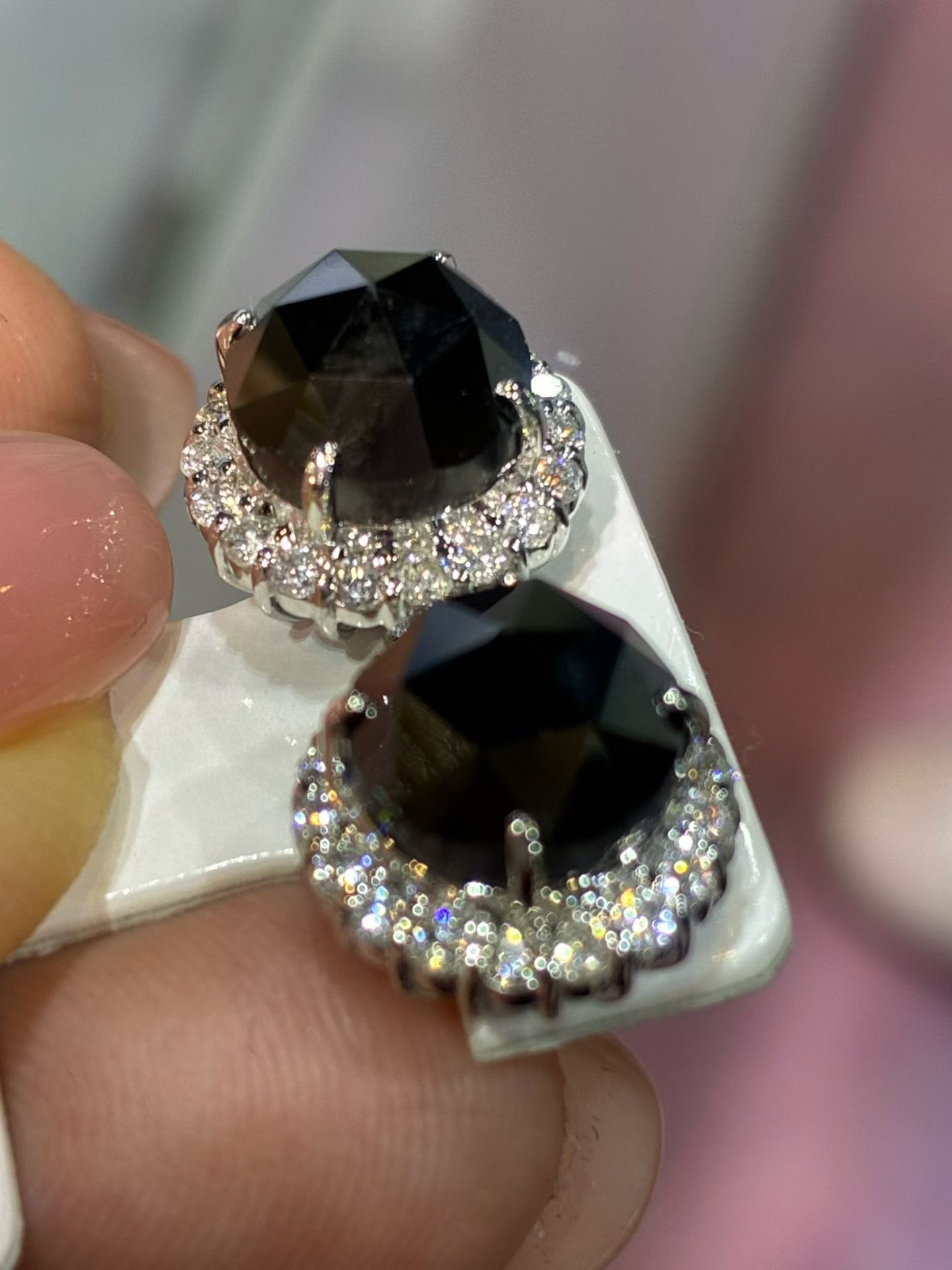 亏本卖 超大一对 8克拉一对 天然黑钻石耳钉 Pt铂金镶嵌天然钻石