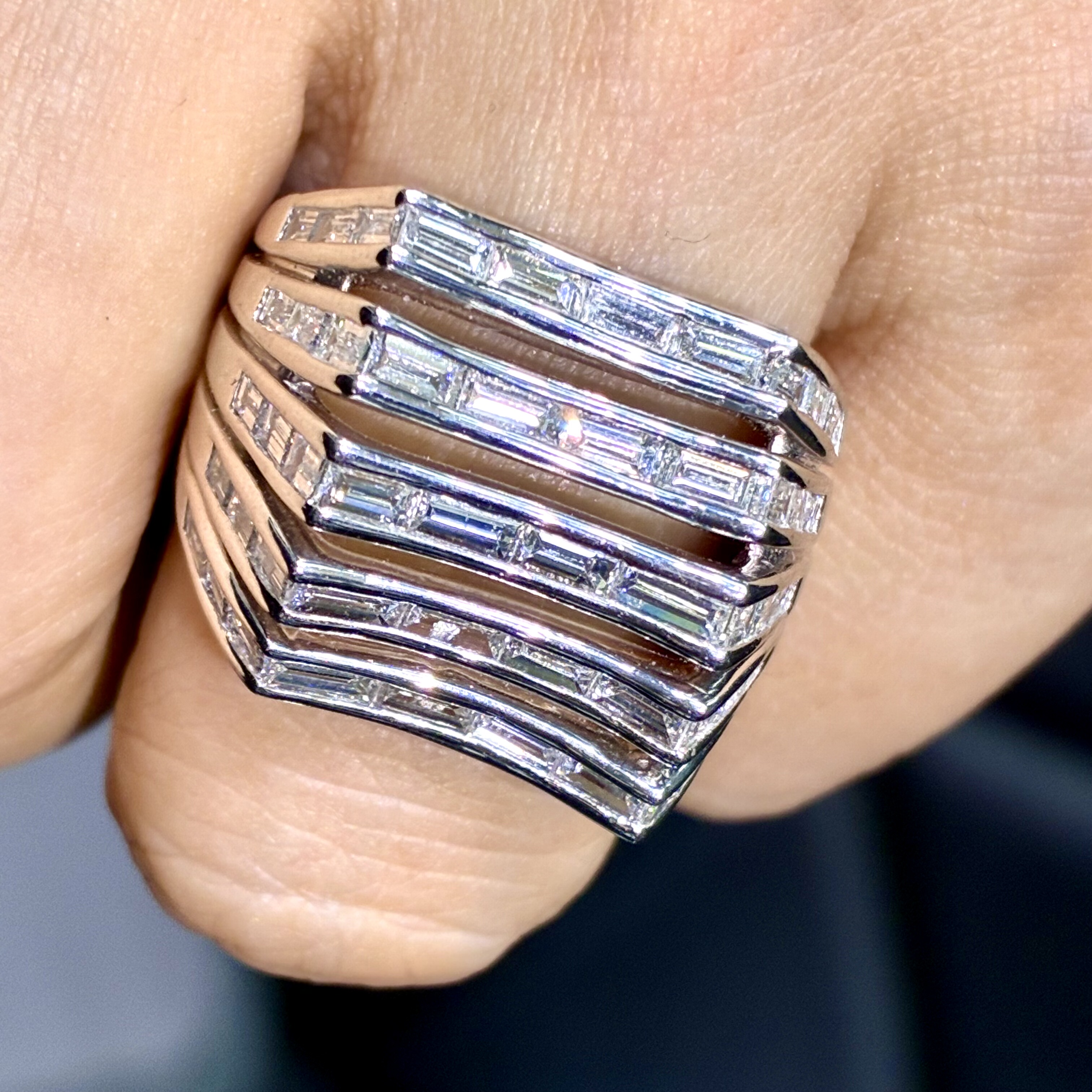 3万多亏本卖3.5克拉宽版豪华钻戒18克多重18K白金钻石戒指18.8mm