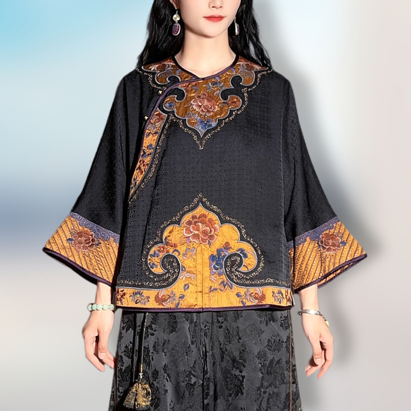 楚馨丝质提花24年春季刺绣上衣