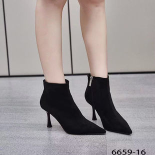 黑色弹力瘦瘦靴女2025秋冬新款配裙子气质时装靴细跟尖头高跟短靴