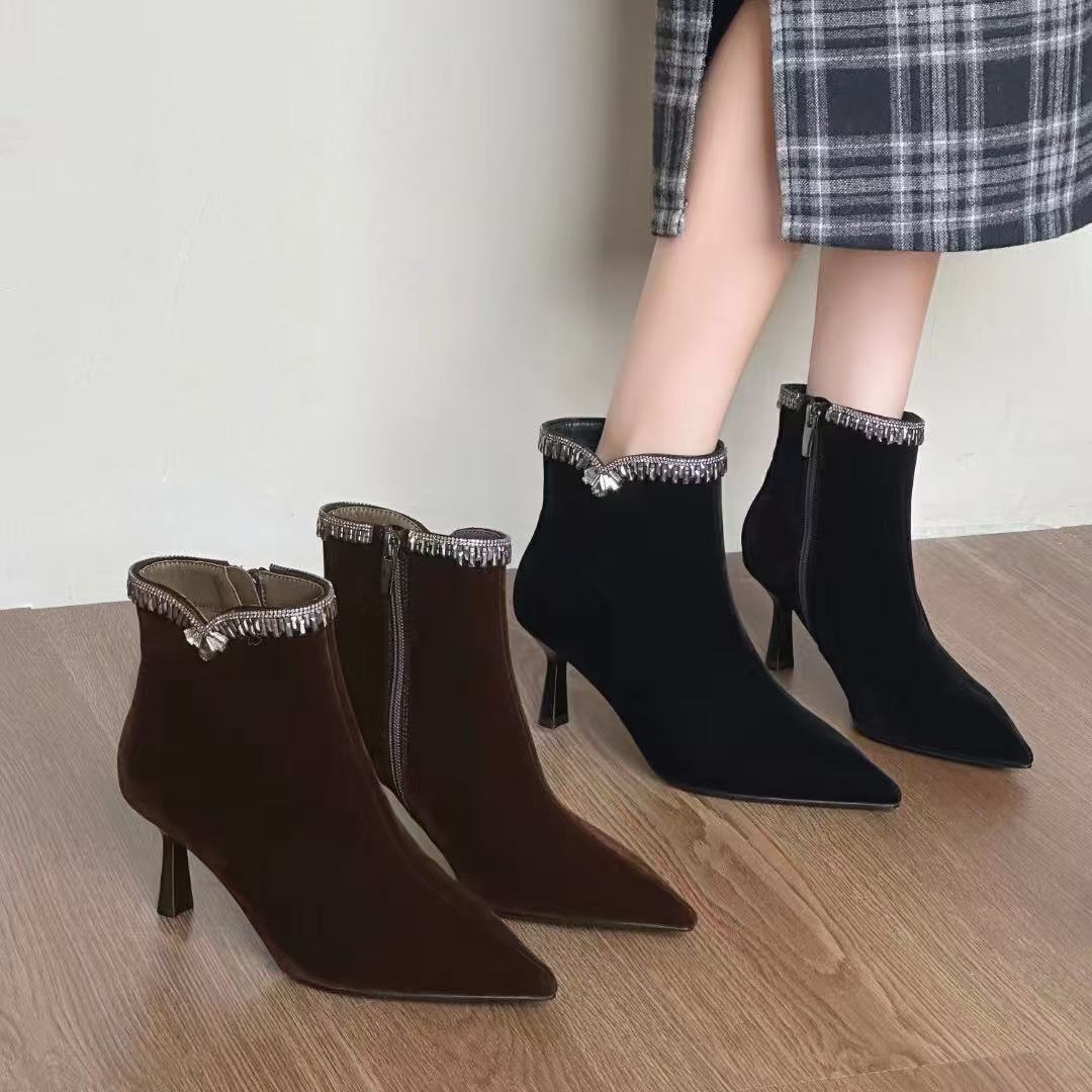 韩版2025秋冬季新款水钻尖头短靴女细跟高跟鞋显瘦配裙子瘦瘦靴