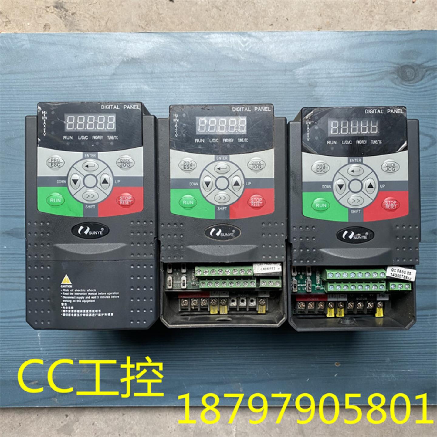 变频器 CM510-A4T1R5GB 15KW 380V 测试完好 现货实物拍摄