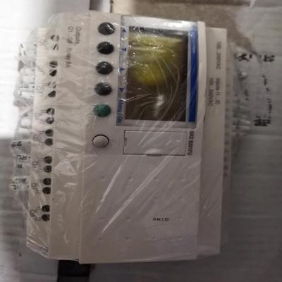 原装现货 SR2B201FU Zelio Logic控制器12输入8点输出