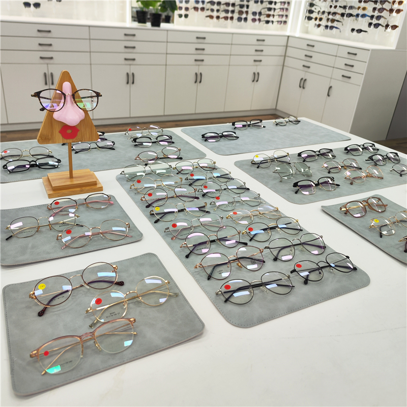 潮品眼镜店背景布皮革太阳镜眼镜展示垫陈列道具饰品眼镜展示架子