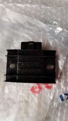 轻骑铃木摩托车配件 乐至QS110T整流器 稳压器UZ110T充电器