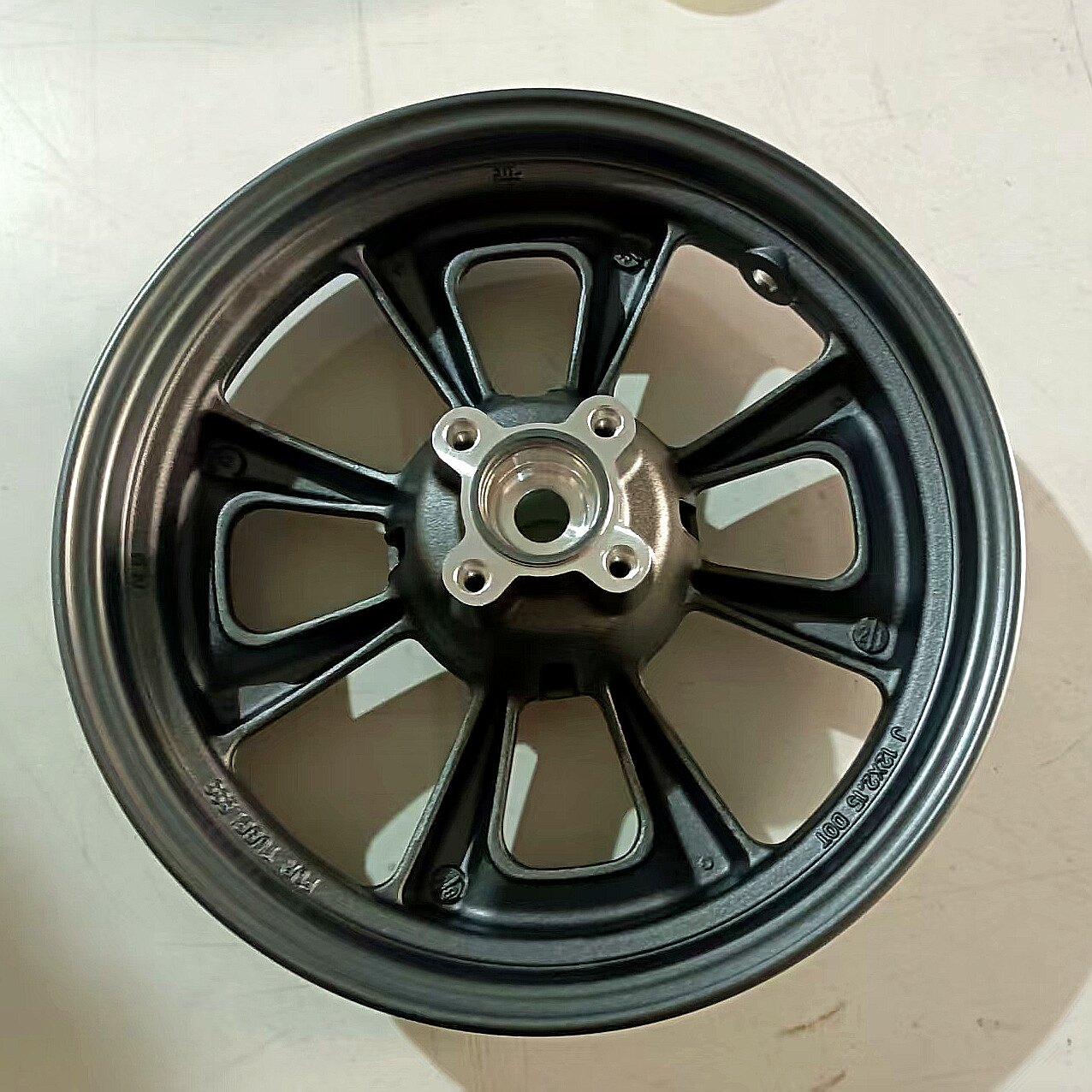 适用济南铃木摩托车配件踏板车US125T前轮毂前轮圈前钢圈前轮钢圈