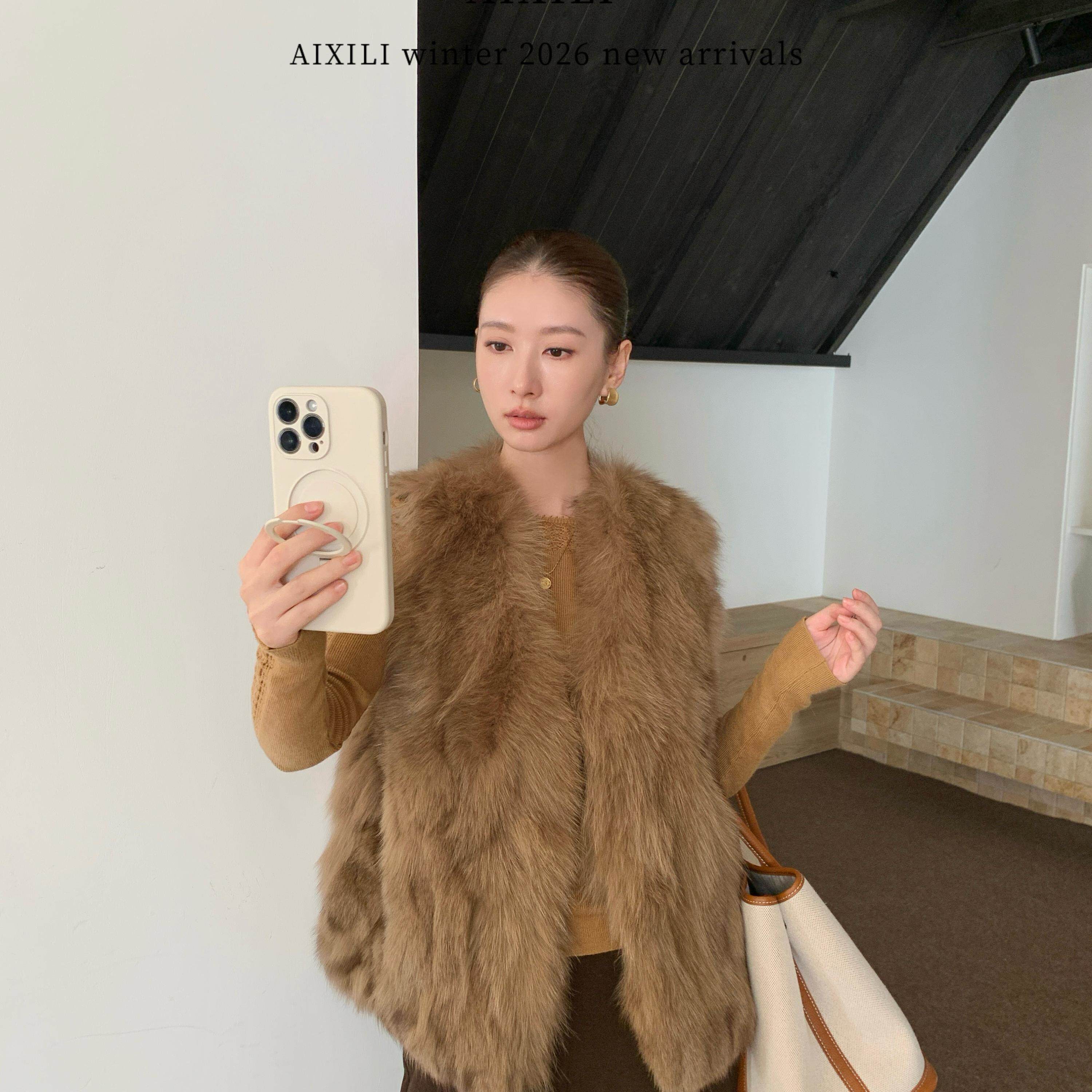 AIXILI爱西里-致高级感～真狐狸毛毛毛马甲背心保暖皮草外套17676