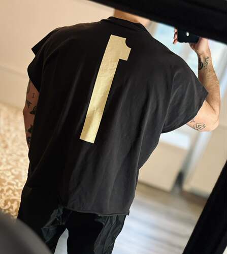 KANYE 侃爷 VULTURES YZY 背后1字一字剪裁坎肩男女短袖T恤tee潮