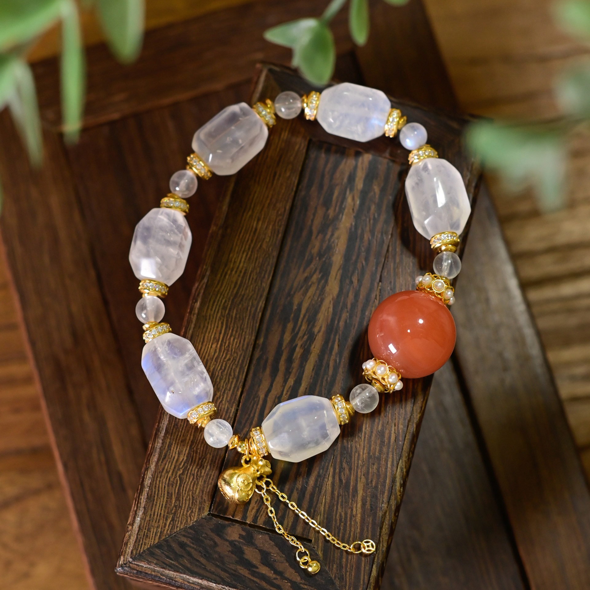 PIPISHOP 天然南红玛瑙925银镀金钱袋小吊坠切面月光石单圈手串