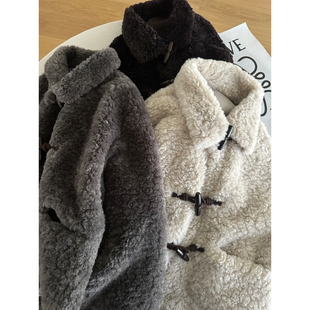 定制牛角扣环保皮毛一体羊羔绒外套女保暖显瘦宽松休闲毛毛上衣冬
