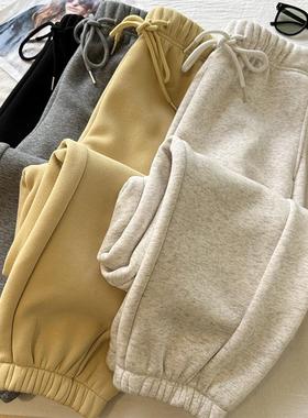 加厚羊羔绒休闲卫裤女秋冬宽松显瘦保暖厚实运动裤纯色束脚哈伦裤