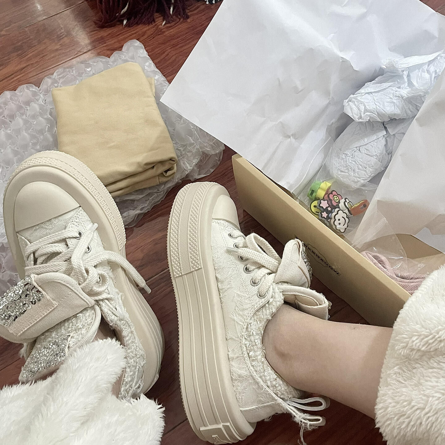 [明星同款]羊皮版~赵露思同款粗花呢DIY帆布鞋女厚底增高松糕小白,女鞋,深口单鞋,淘宝优惠券,粉丝福利购,淘宝优惠卷