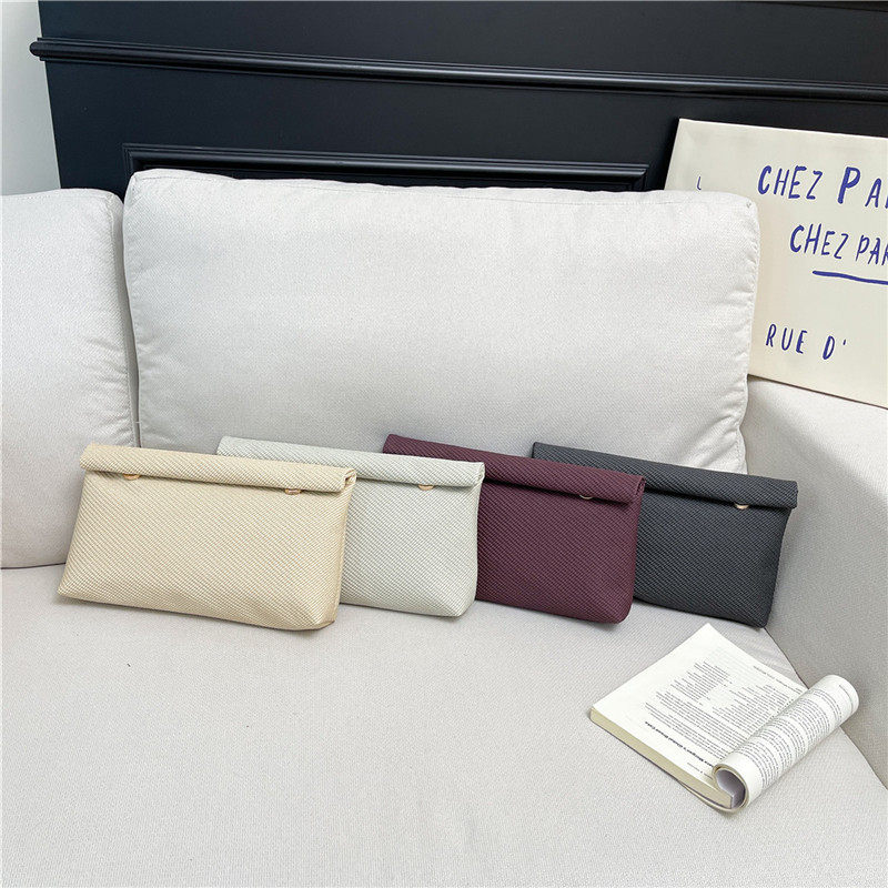 极简风小方包女包2026春夏款质感轻奢手拿包潮宴会包拎包时尚潮款