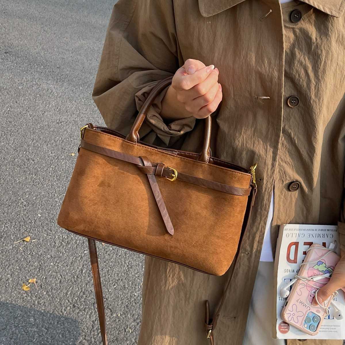 新款时髦复古腋下包包女式流行时尚质感单肩包感通勤包包手拎背包
