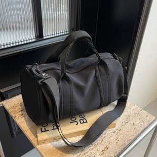 运动健身包训练包短途旅行单肩斜挎包圆桶帆布包简约纯色手拎大包