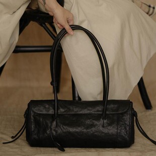 高级感单肩腋下包大容量黑色法棍包包女式2026新款小众手提大包包