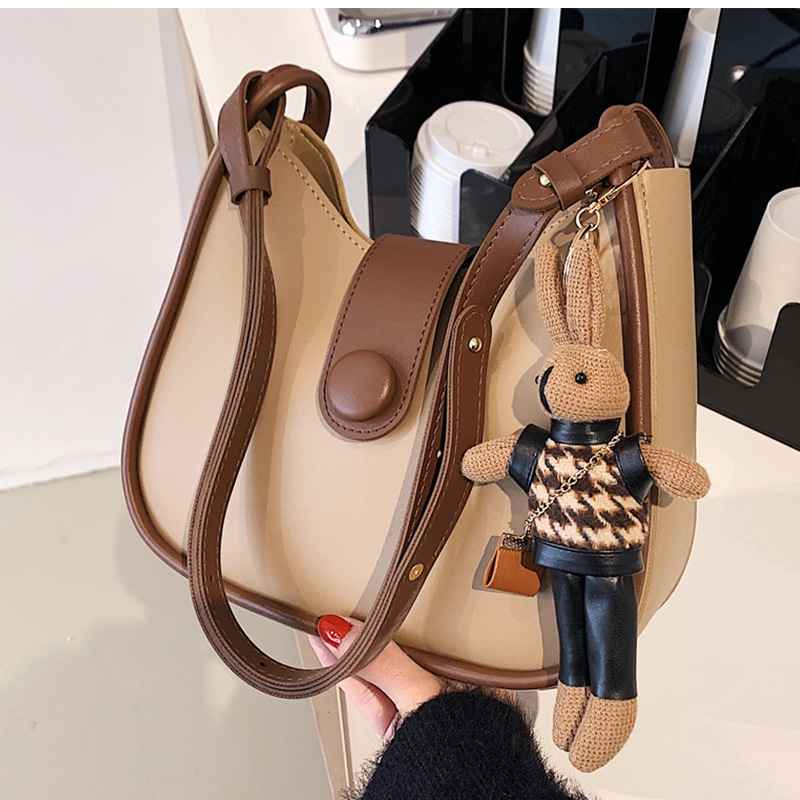 今年流行手提包包女2025新款潮时尚感斜挎包百搭小众单肩水桶包潮