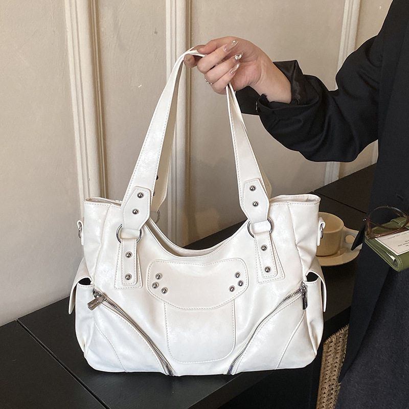 跨境铆钉单肩包大容量腋下包机车包欧美辣妹小众潮单肩托特包,箱包皮具/热销女包/男包,腋下包,淘宝优惠券,粉丝福利购,淘宝优惠卷