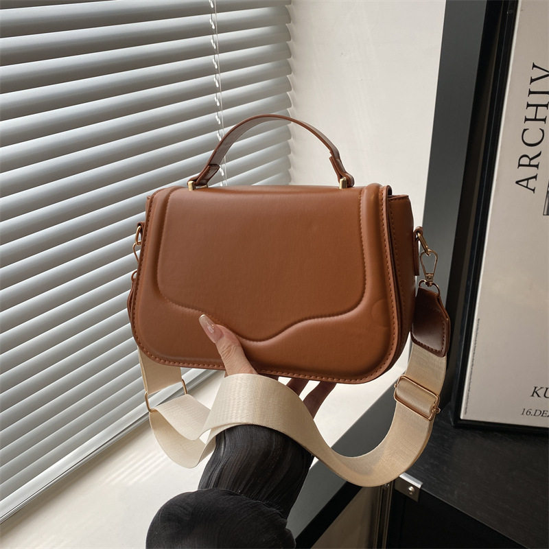 单肩包包小方包通勤女百搭斜挎包女包质感2026手提包大气春季简约