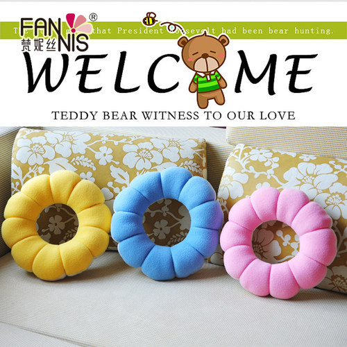 梵妮丝甜甜圈多功能可爱风抱枕