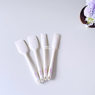 出加拿大 特价微瑕品一体式硅胶刮刀蛋糕刮板奶油抹刀烘焙工具