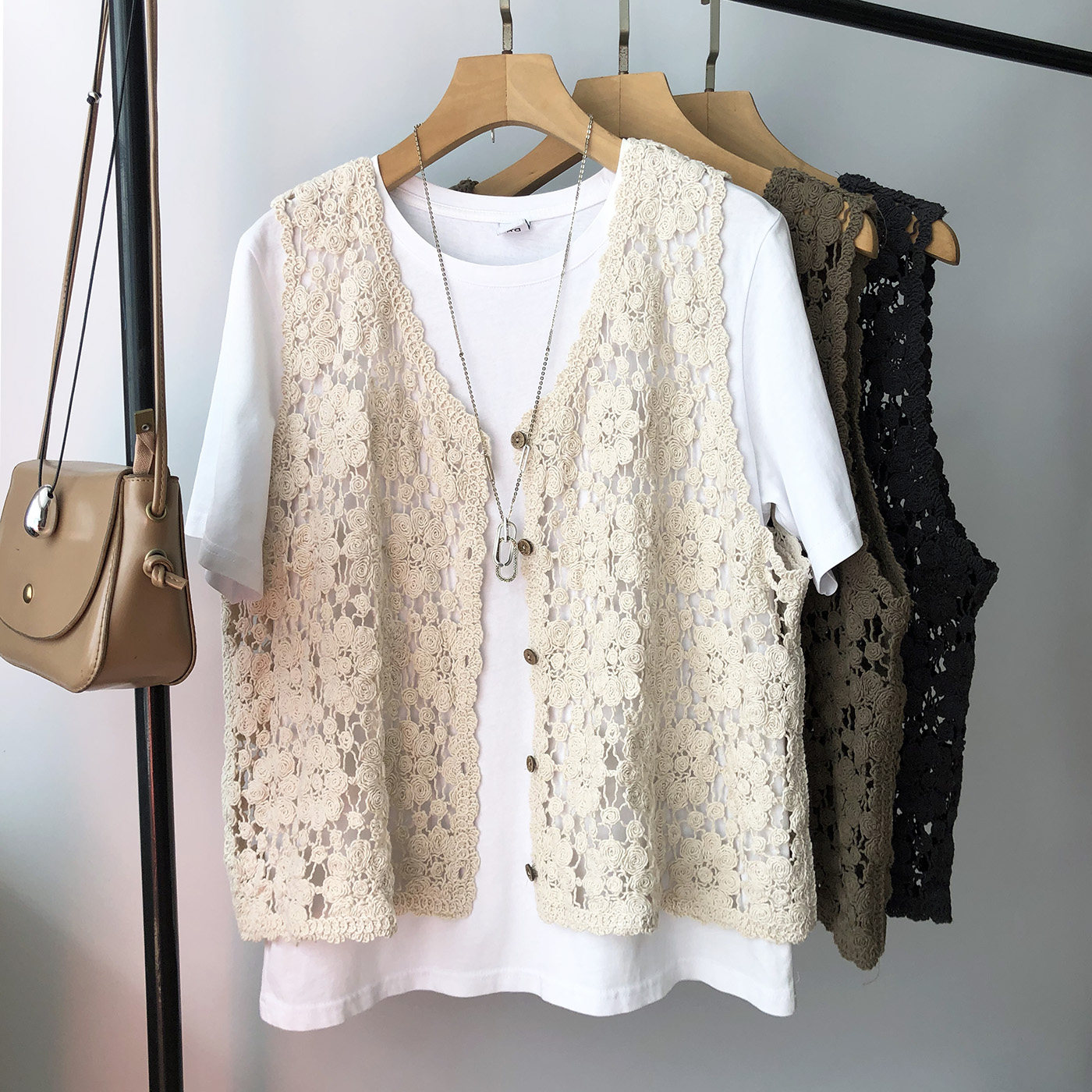 2026春夏新款钩花镂空外穿马甲坎肩女棉线叠穿针织背心外套无袖潮