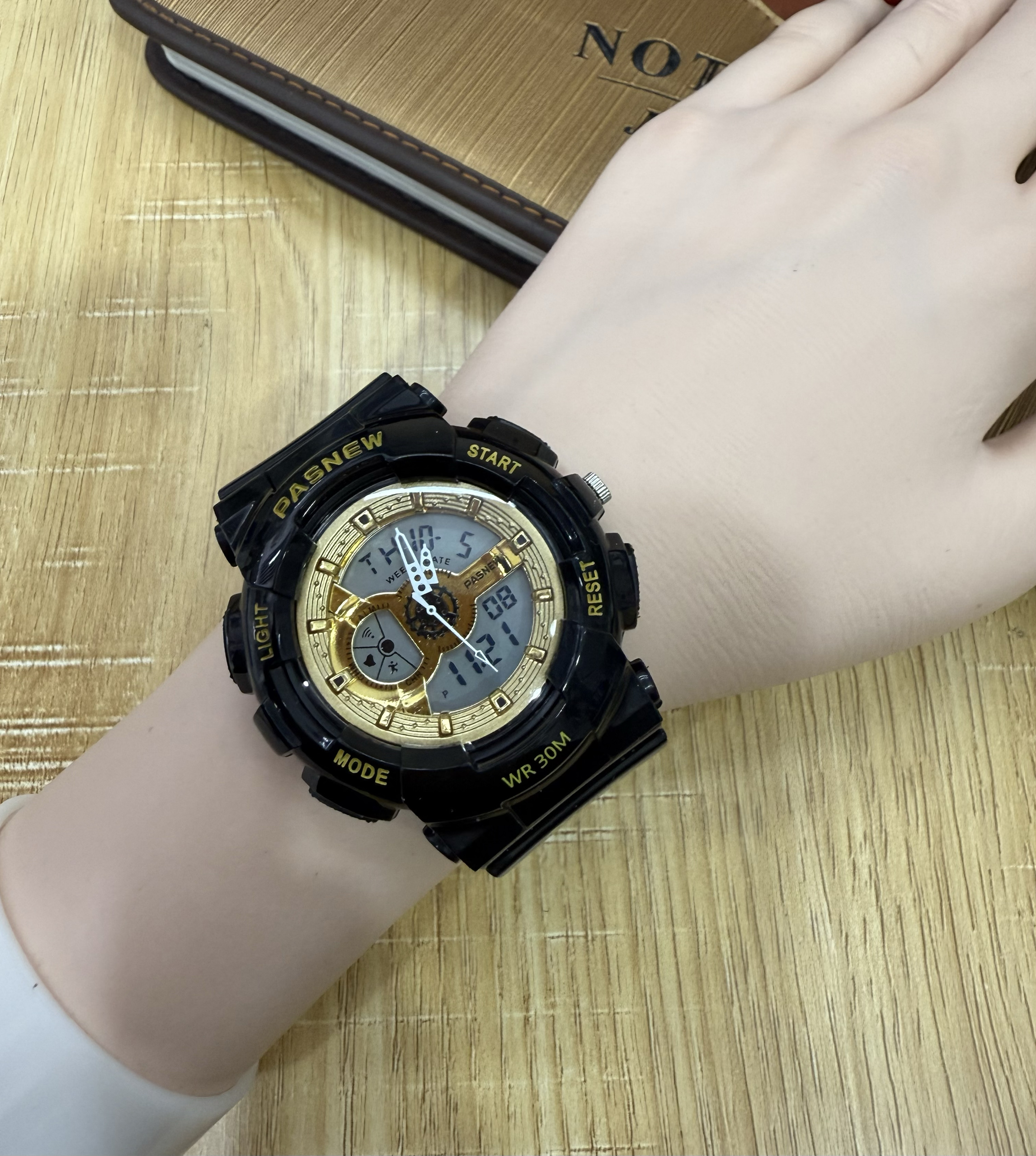 百圣牛儿童手表运动防水夜光闹钟青少年中学生双显电子手表480GA