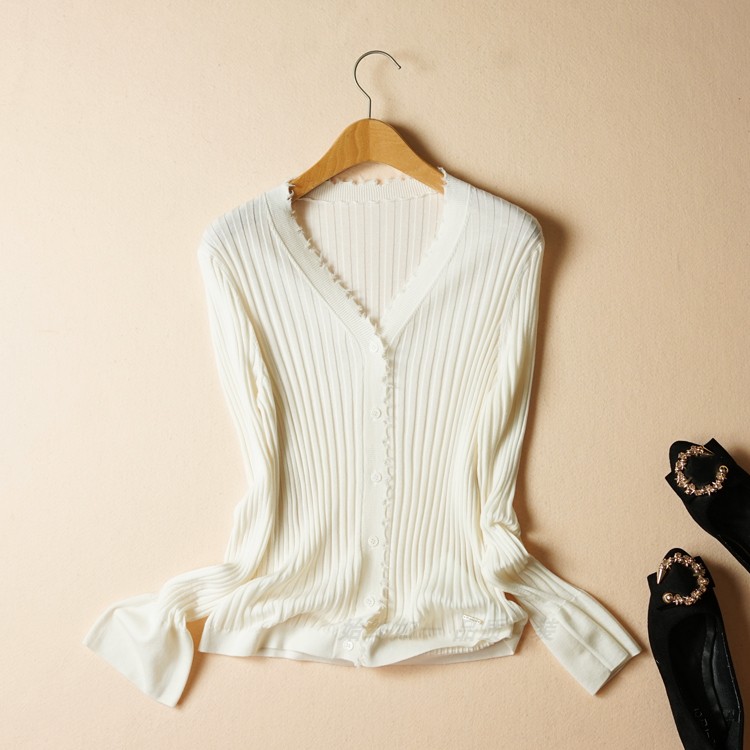 春秋季款 时尚洋气毛须边细羊毛坑条打底V领针织开衫上衣毛衣女