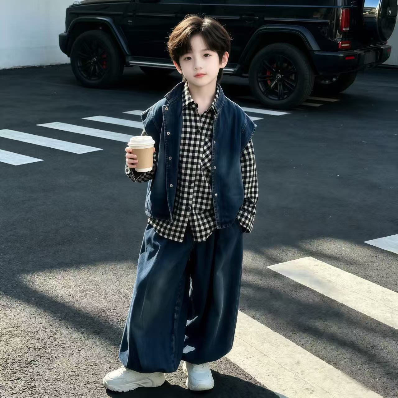 男童春秋套装2026新款中大童洋气儿童牛仔马甲格子衬衫休闲三件套