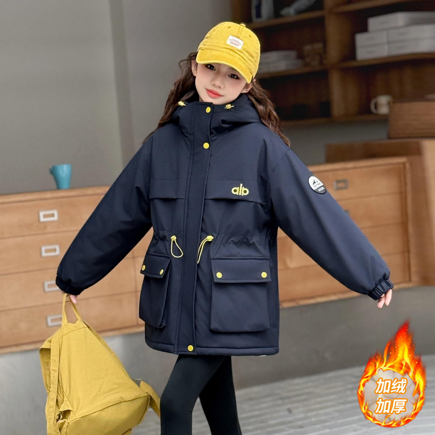 女童连帽加绒棉服2026新款中大童冬多口袋加厚洋气工装休闲外套