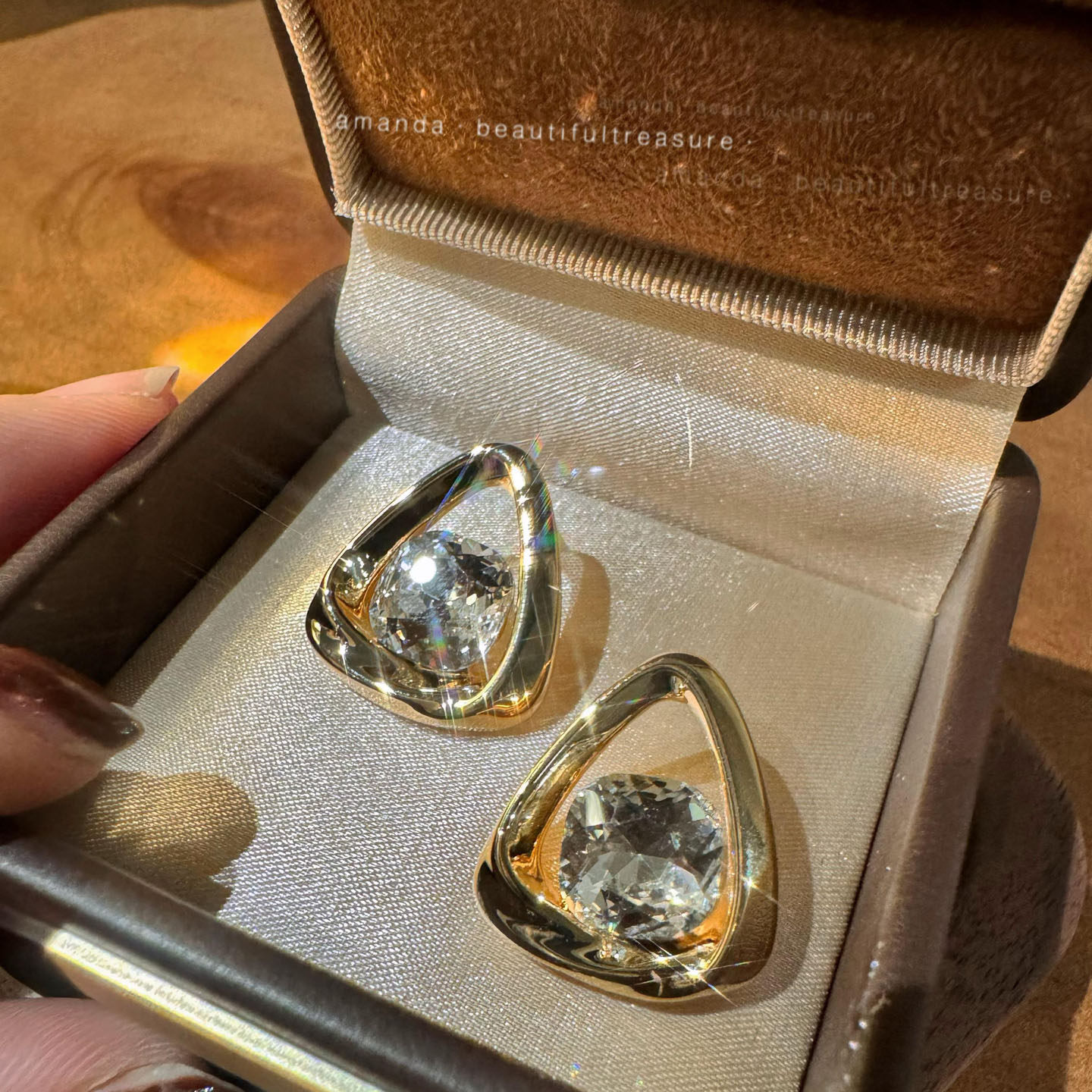 轻奢金色镶钻三角耳钉女时尚欧美简约几何耳环气质高级感925银针