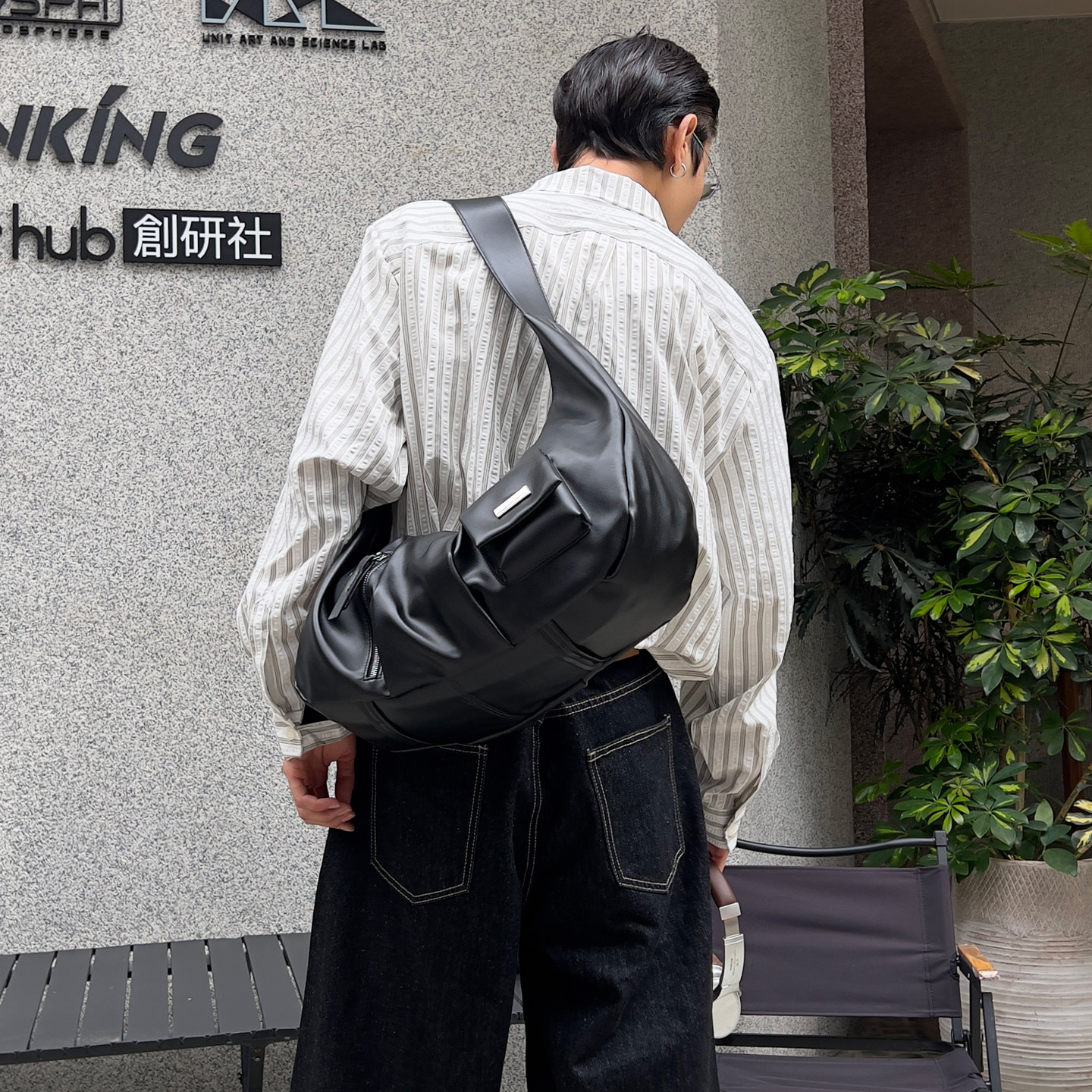 YUEN松弛感腋下单肩斜挎饺子包男女生背包日系月牙包pu街头港风潮