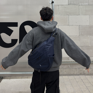 YUEN复古单肩斜挎包设计款 潮流大容量胸包男女ins休闲通勤弓箭包