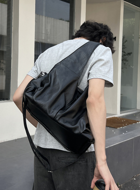 YUEN设计款腋下单肩斜挎包pu托特包大容量挎包中性风男女HOBO手提