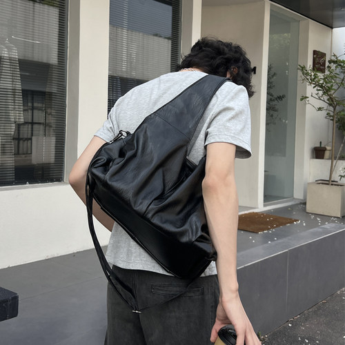 YUEN设计款腋下单肩斜挎包pu托特包大容量挎包中性风男女HOBO手提