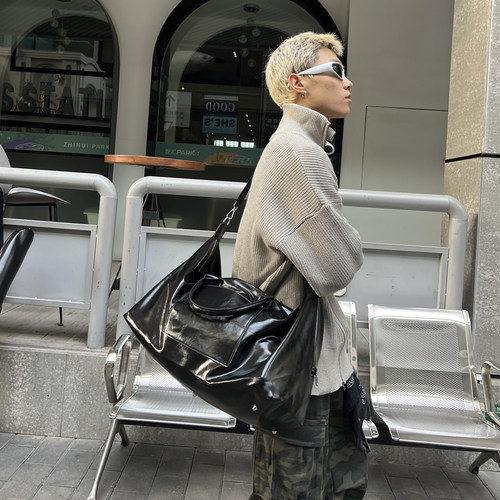 YUEN小众复古单肩斜挎大容量男女休闲皮质街头街头日系旅行大包潮