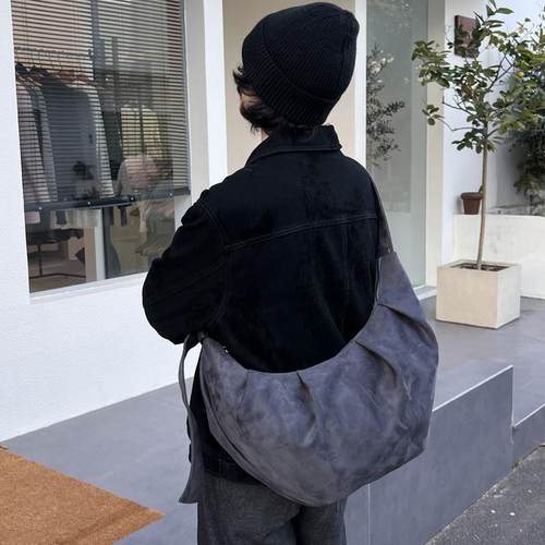 YUEN高级感大容量复古单肩斜挎时髦饺子挎包男女日系可颂牛角包潮