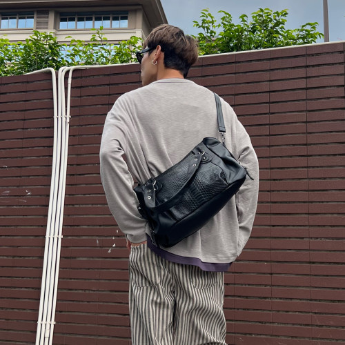 YUEN设计款复古暗黑系列机车腋下包男女街头托特hobo手提皮质pu潮