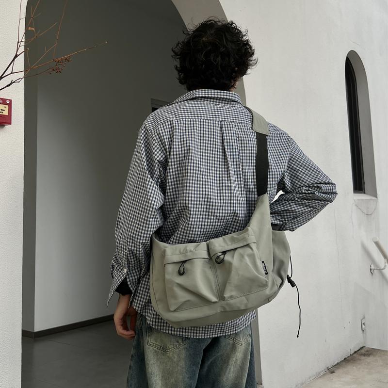 男女复古大容量单肩斜挎包