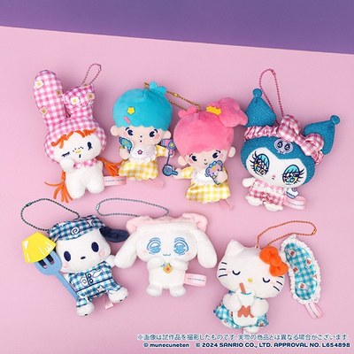 三丽鸥展会联名美乐蒂毛绒挂件